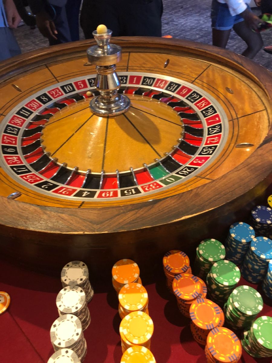 Blaze Spins Casino کھلاڑیوں کے لیے لائیو کیسینو سیکشن